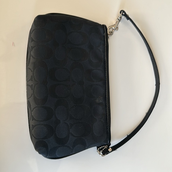 Coach - Picture 2 of 5